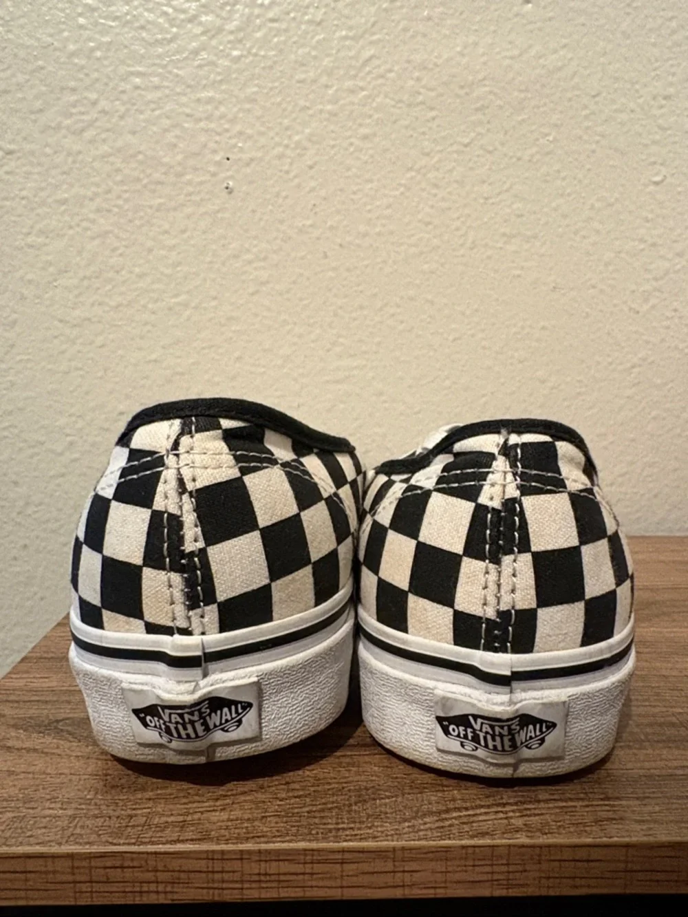 Vans Checkerboard Low-Top Sneakers - Black & White Size Women’s 8.5 - Picture 3 of 10